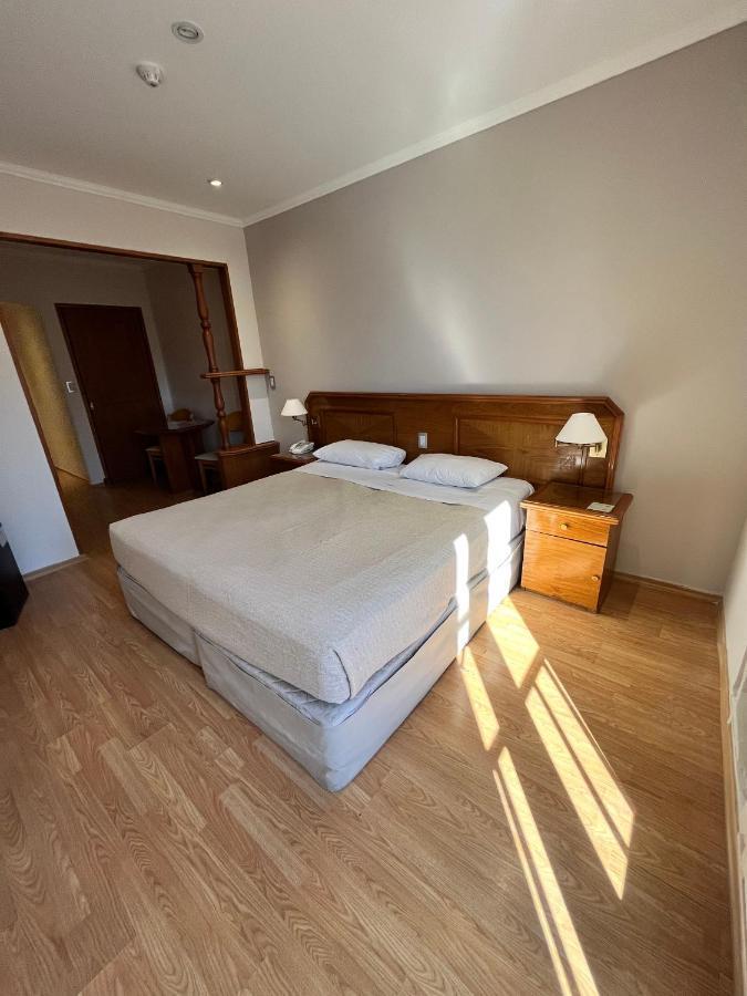 Standard Room Large bed Interior view,1232588729:JPEG